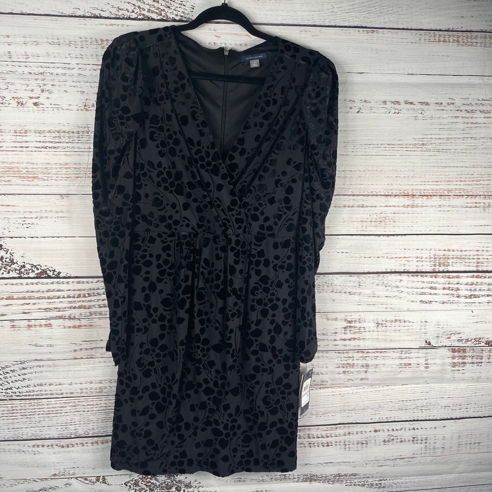 Tommy Hilfiger Women's Size 6 Sheath Knit Long Sleeve Black Velvet Dress